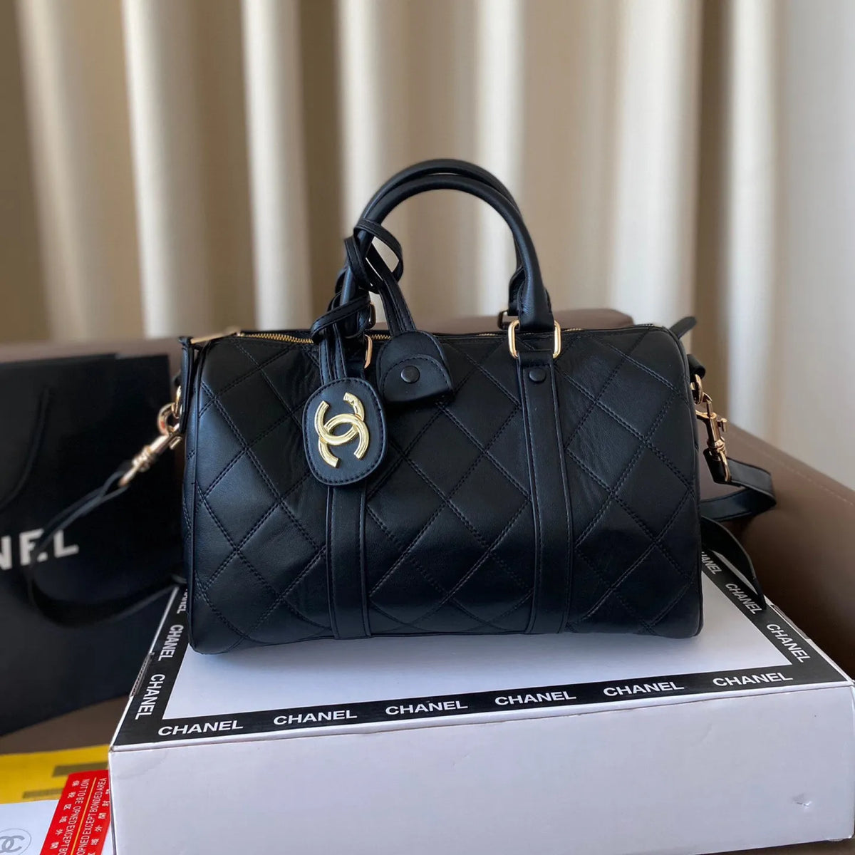 Quilted Two-Way Tote V9709