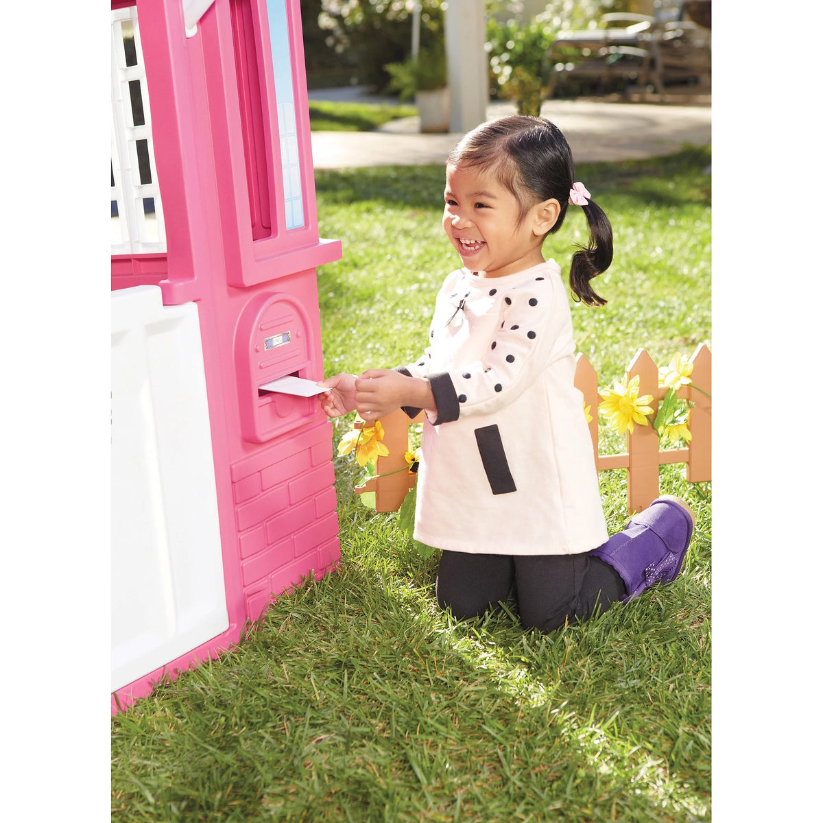 Pink Playhouse C825773